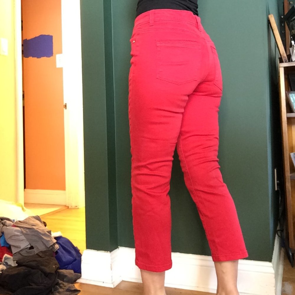 WHRM - White House Black Market Blanc Slim Crop Jeans - Lipstick RED - Size 2